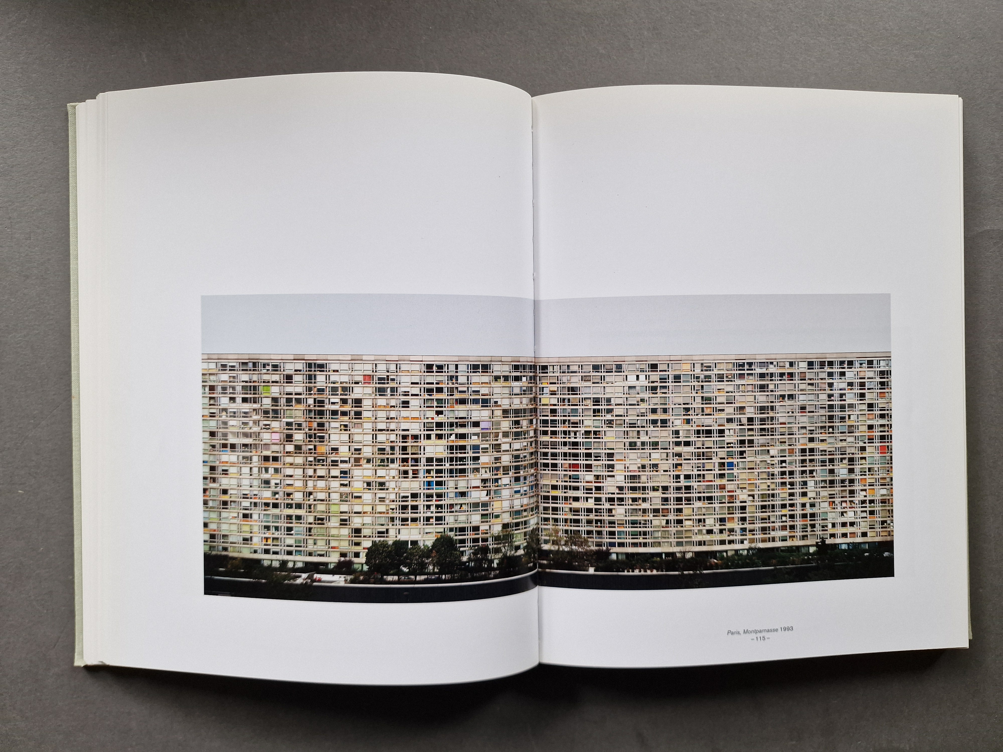 Buy Works 80 - 08 by Andreas Gursky Online – Setanta Books