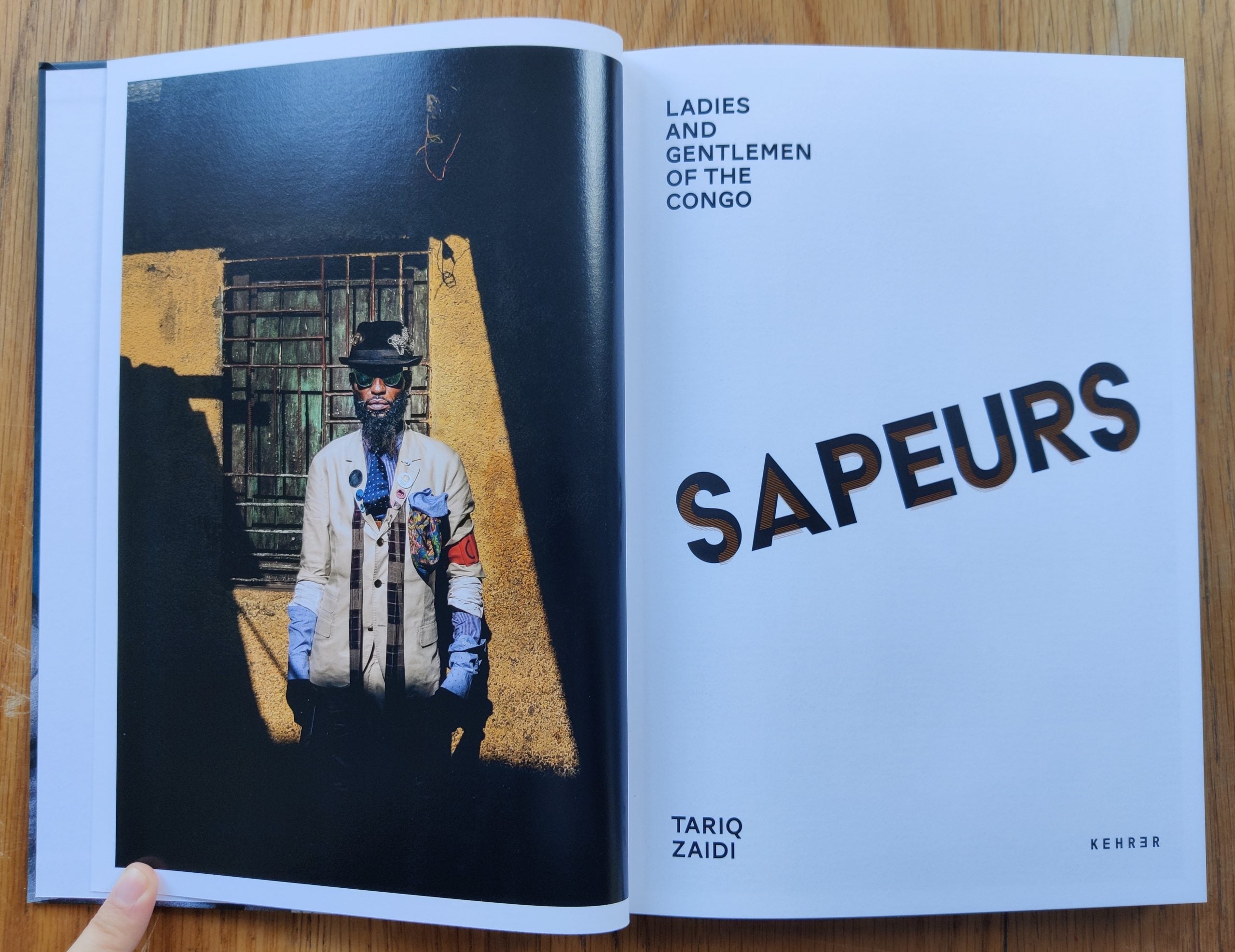 Buy Sapeurs: Ladies and Gentlemen of the Congo Online – Setanta Books